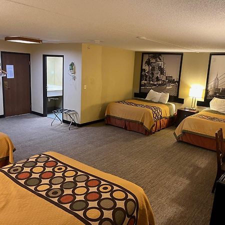 Hotel Super 8 By Wyndham Wichita North Exterior foto